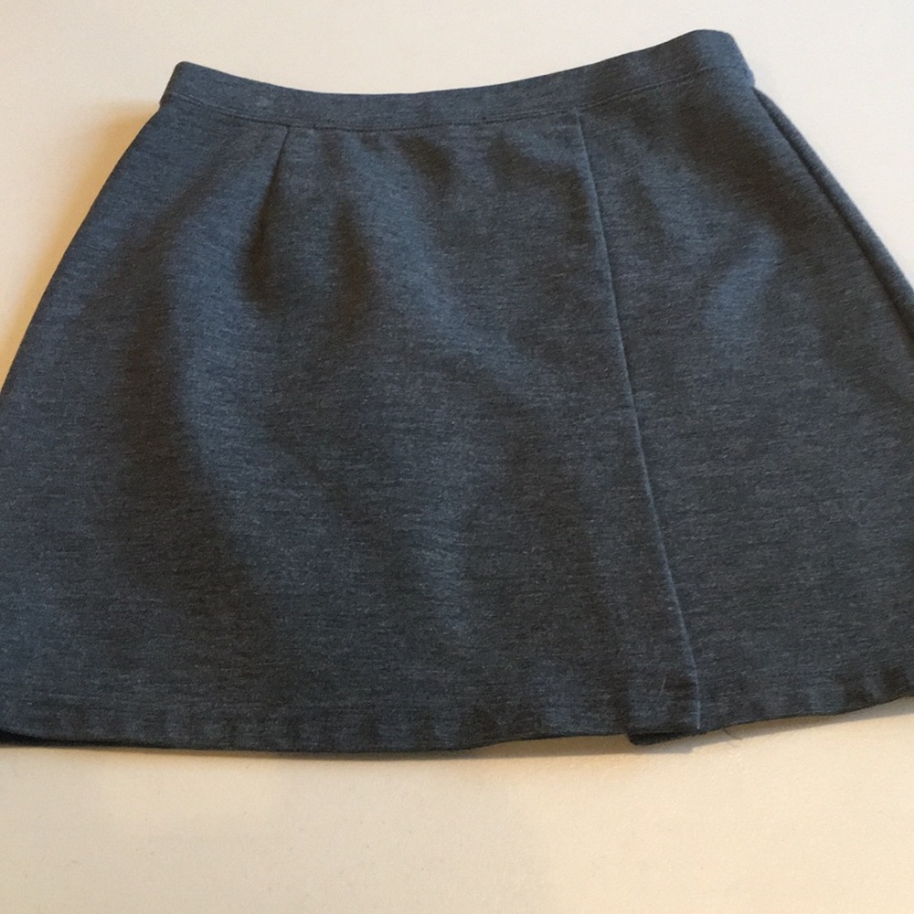 Express skirt with slit in front